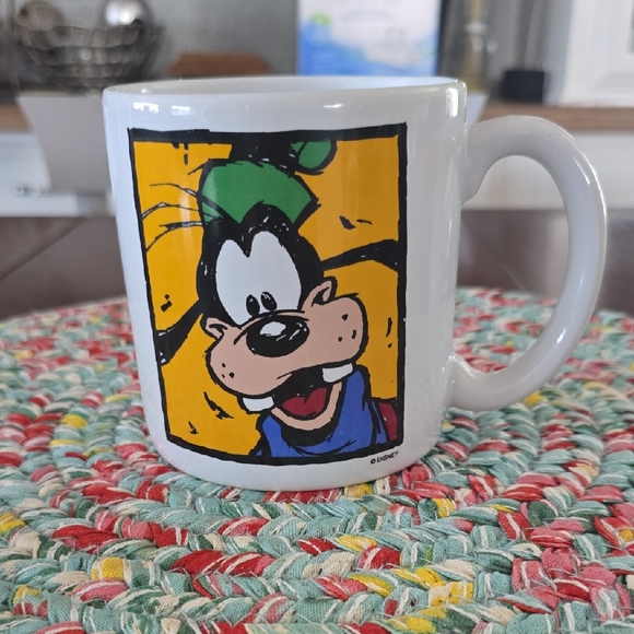 Disney Other - Disney White and Yellow Goofy Mug